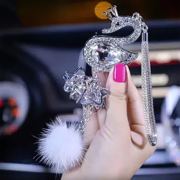 Plush Ball Bling Crystal Car pakabukas Rinestones Bling Crystal Swan Velvet Automobilio salono apdaila Krištolo plaukų kamuolys Prabanga